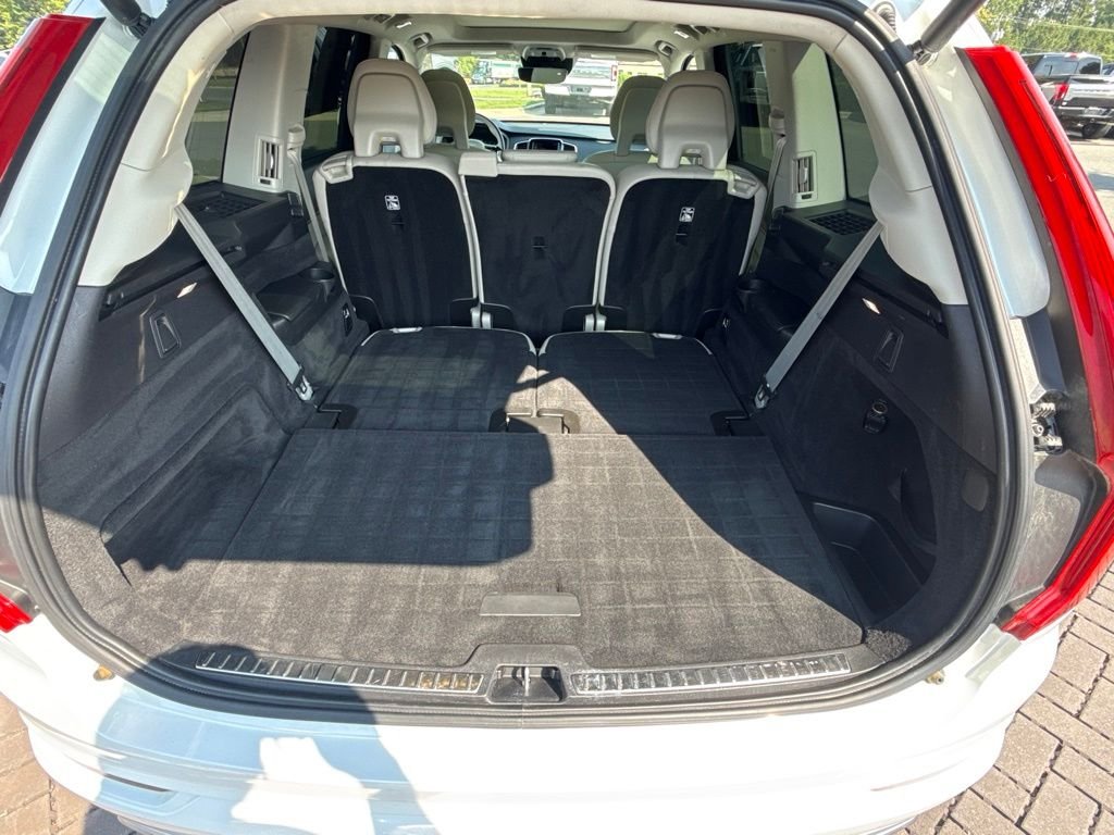 Used 2021 White Volvo T5 Momentum image 24