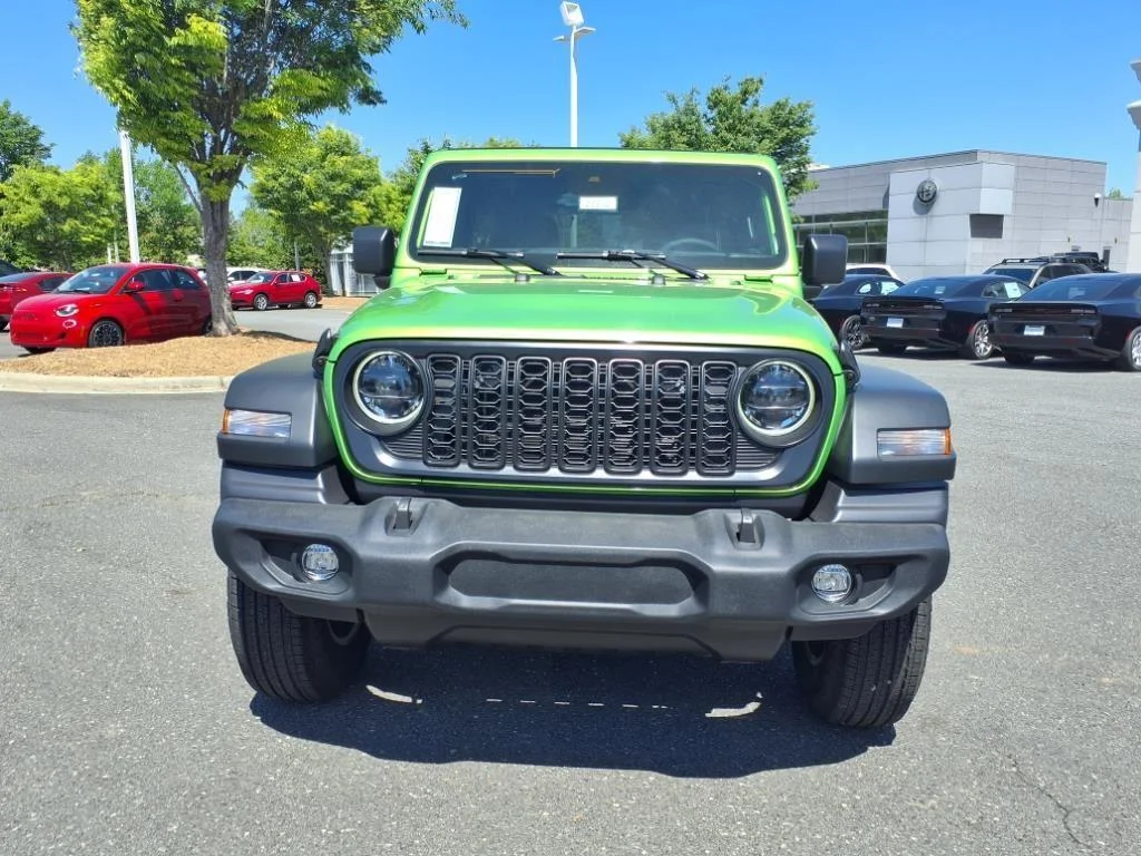 New 2025 Mojito Clear-Coat Exterior Paint Jeep Sport S image 2