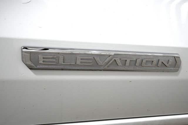 Used 2024 White GMC Elevation image 20