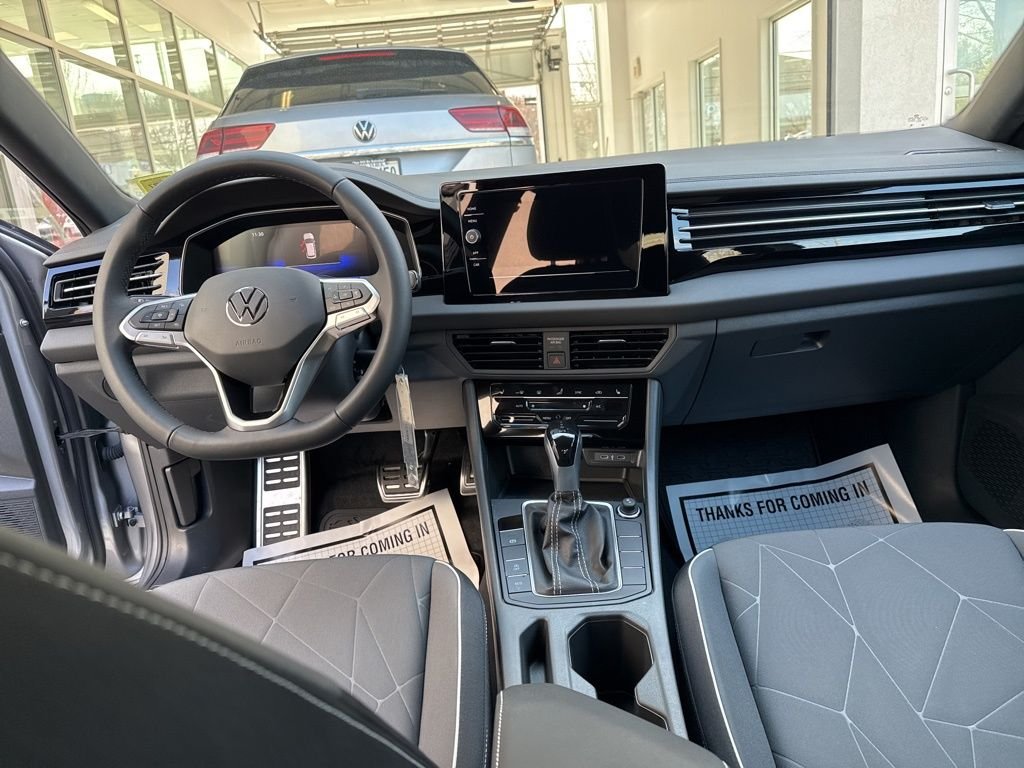 2025 Volkswagen Jetta Sport - Photo 21