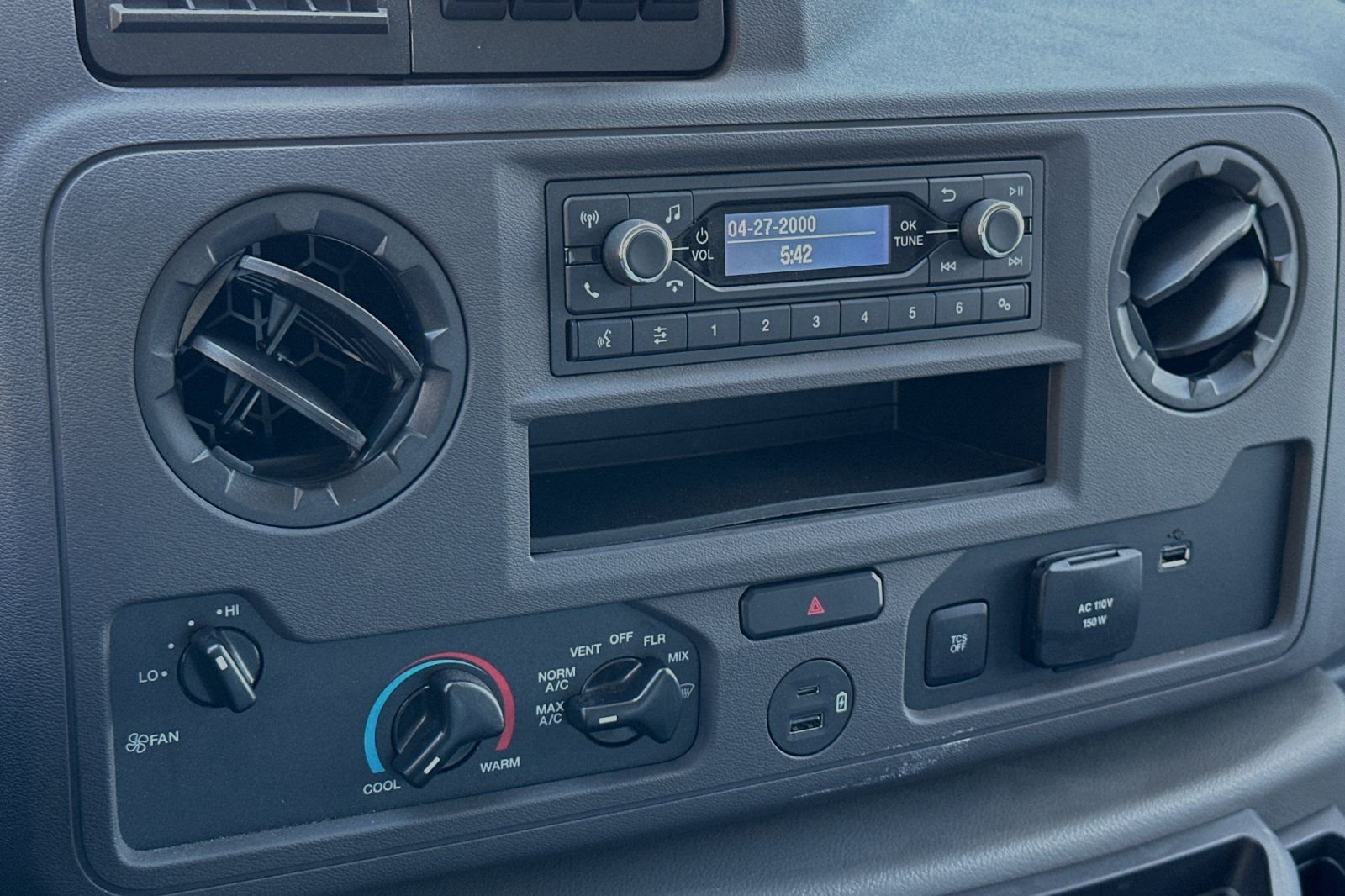 2025 Ford E-Series Cutaway Base - Photo 13