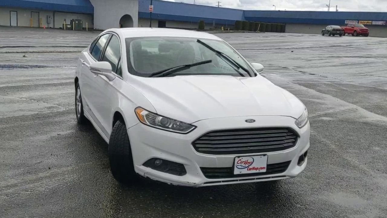 2015 Ford Fusion SE photo 3