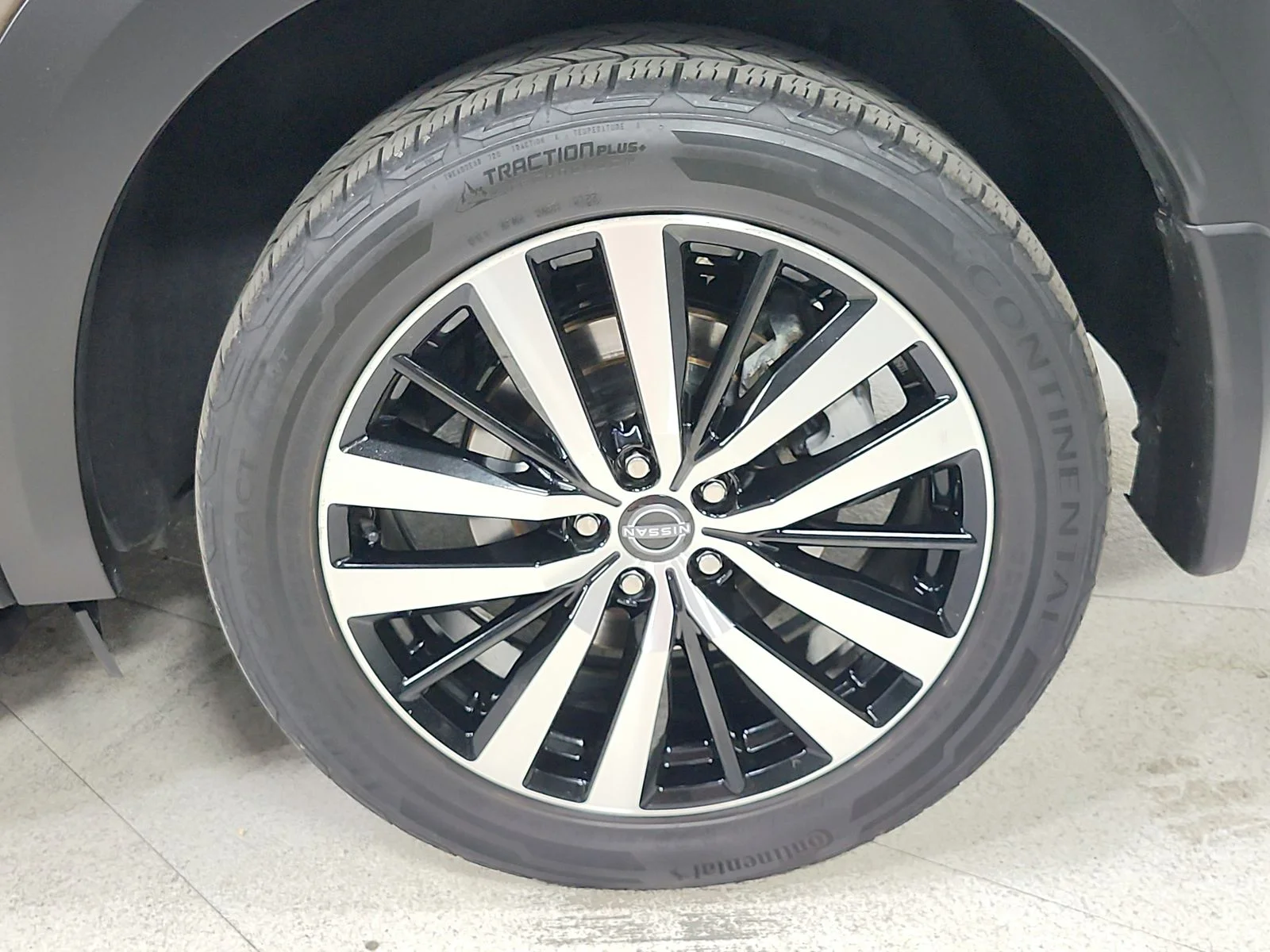 Used 2023  Nissan Platinum image 52