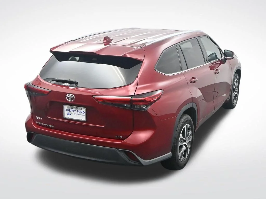 Certified Used 2021 Ruby Flare Pearl Toyota XLE image 36