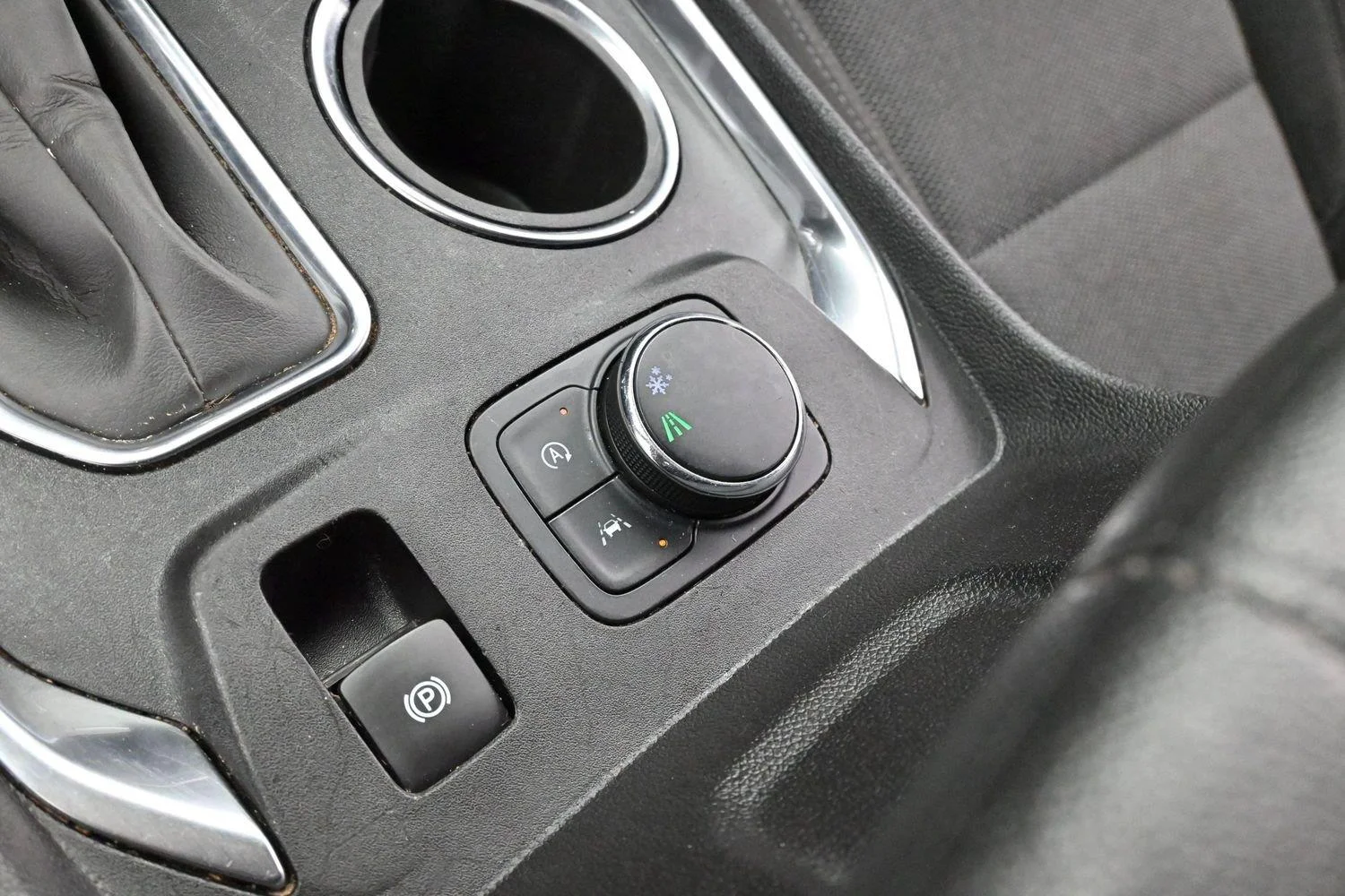Used 2022 Summit White Chevrolet LT Cloth image 20