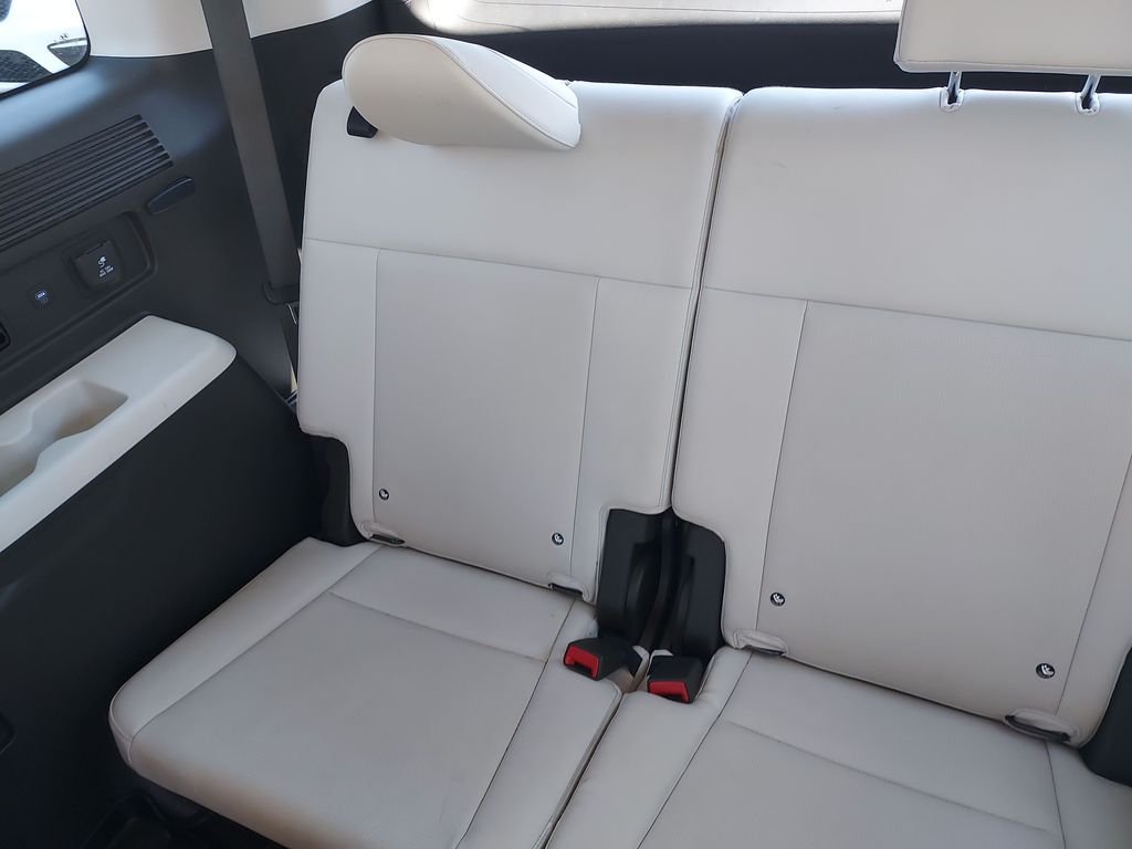 Used 2025 White Hyundai Calligraphy image 25