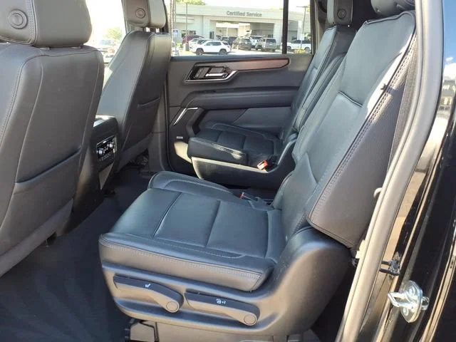 Used 2025 Onyx Black GMC Denali image 9