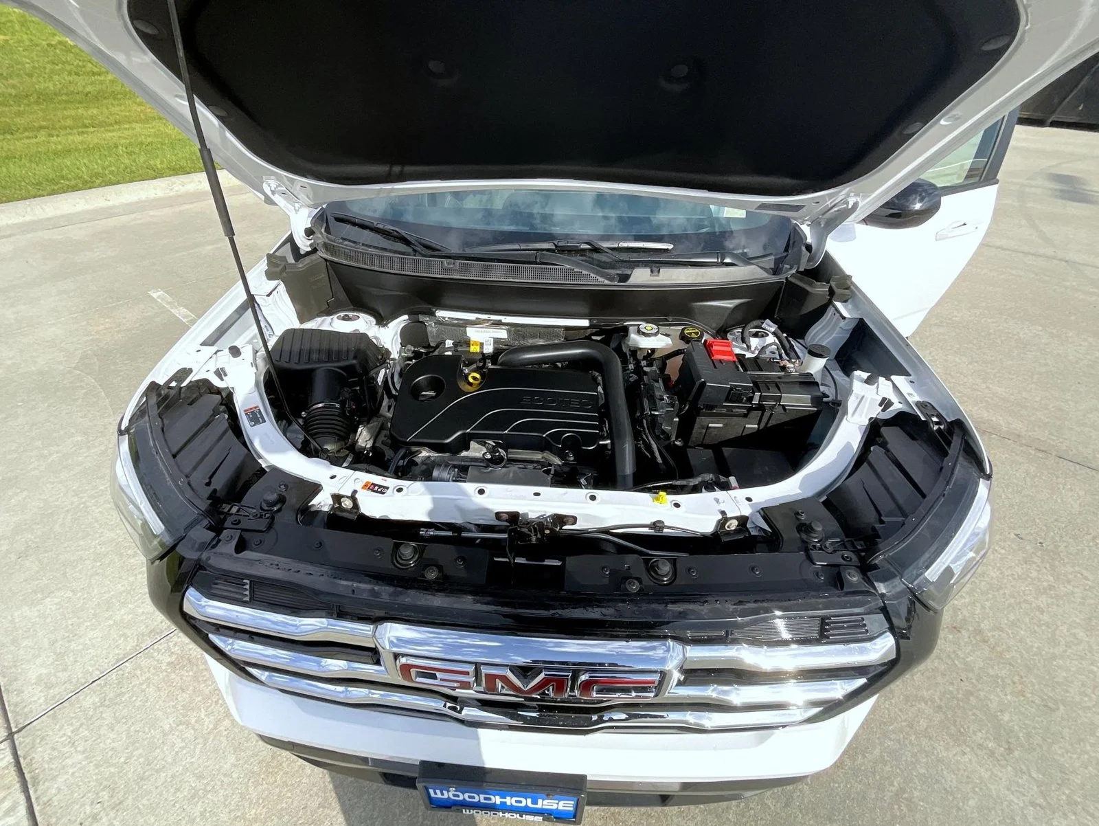 Used 2026 White GMC Elevation image 24