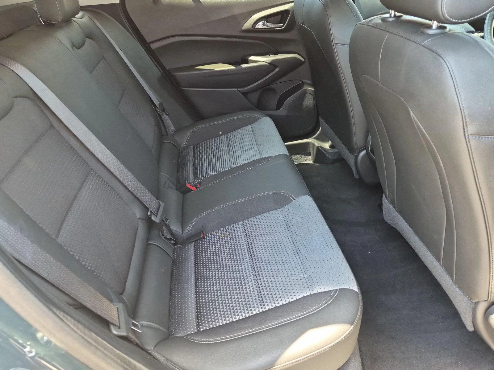 Used 2025 Cypress Gray Chevrolet LT image 34