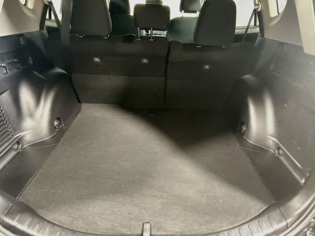 Used 2018 Gray Toyota LE image 22