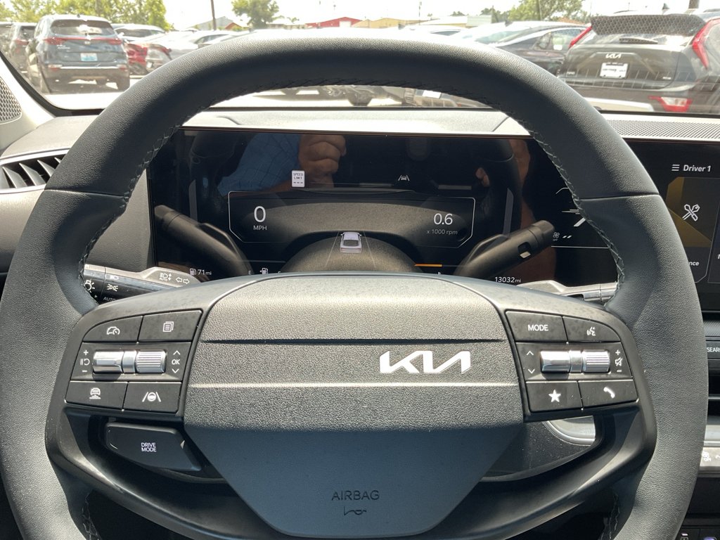 Used 2025 Aurora Black Pearl Kia EX image 31