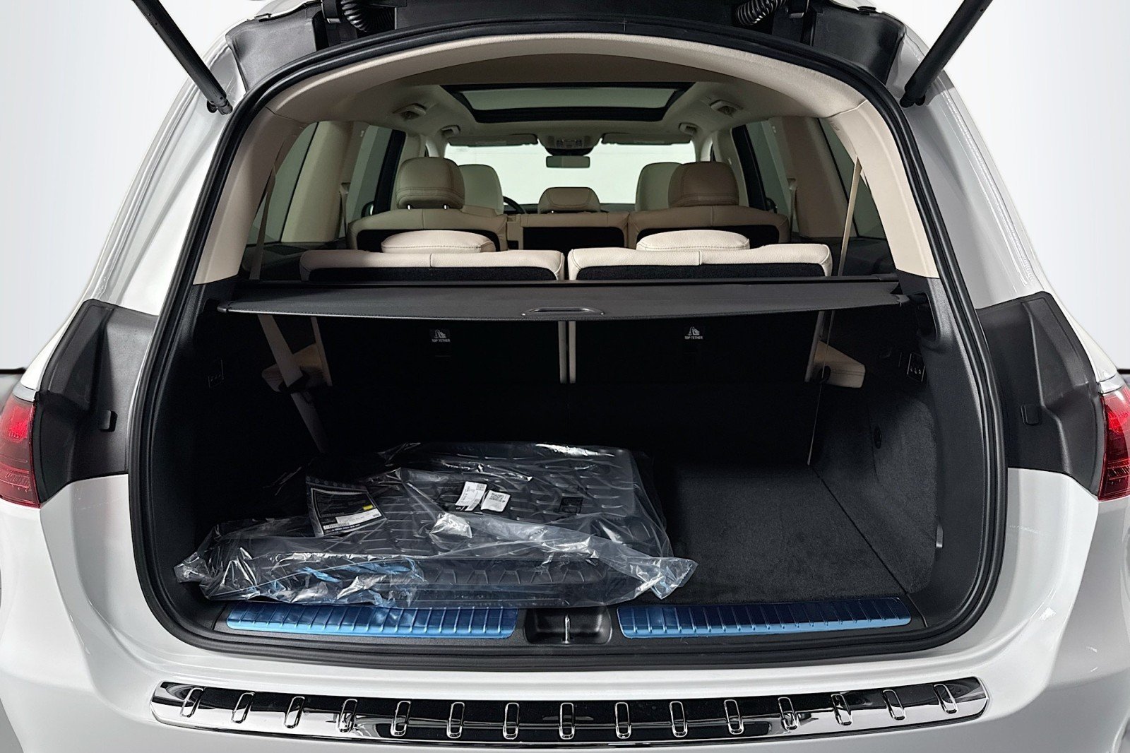 New 2026 Polar White Mercedes-Benz GLS 450 4MATIC® SUV image 23