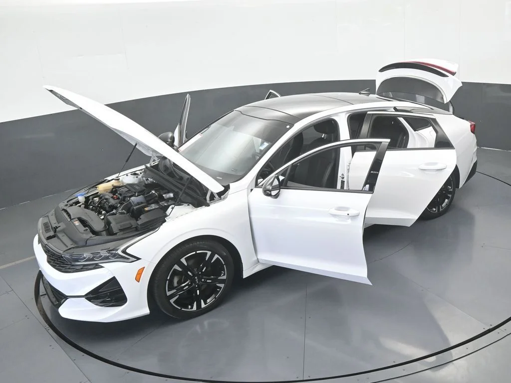 Used 2023 Glacial White Pearl Kia GT-Line image 62