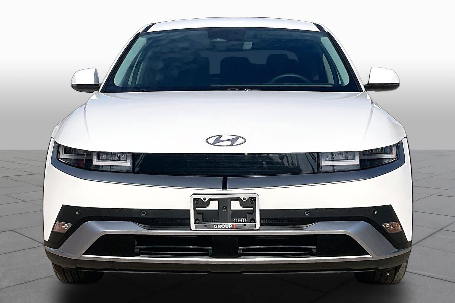 Certified Used 2026 Atlas White Hyundai SE image 3