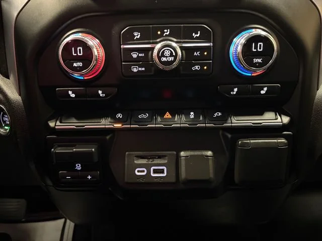 Used 2020 Onyx Black GMC SLE image 21
