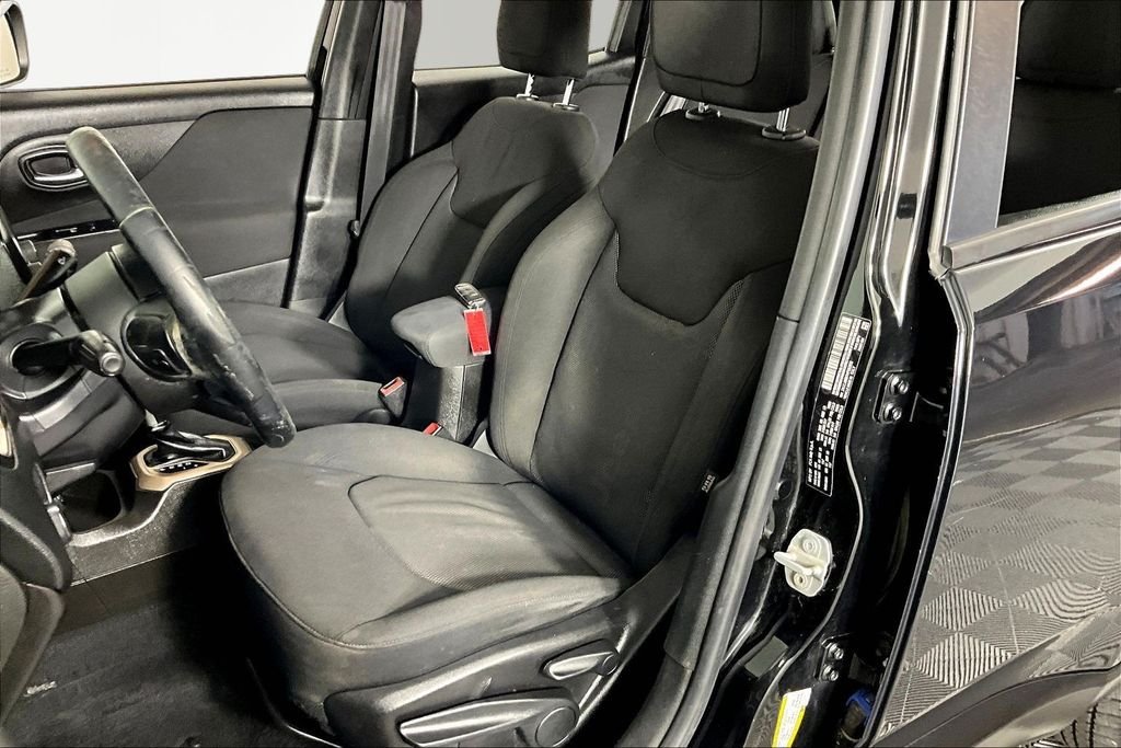 Used 2017 Black Jeep Latitude image 19