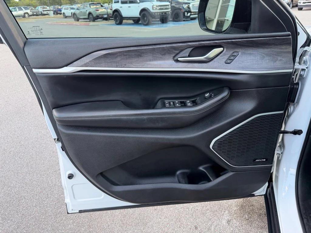 Used 2022 White Jeep Limited image 18