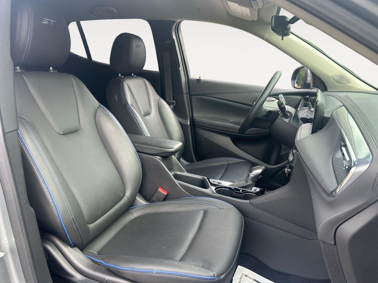 Used 2025 Moonstone Gray Metallic Buick Sport Touring image 15