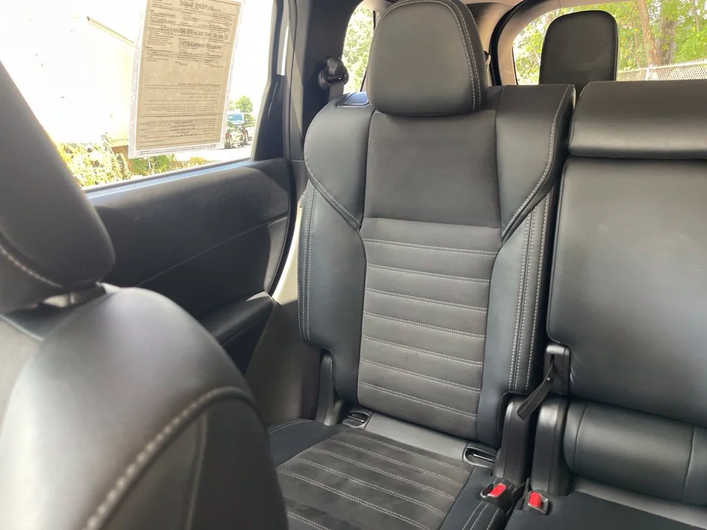 Used 2024 White Mitsubishi SE image 11