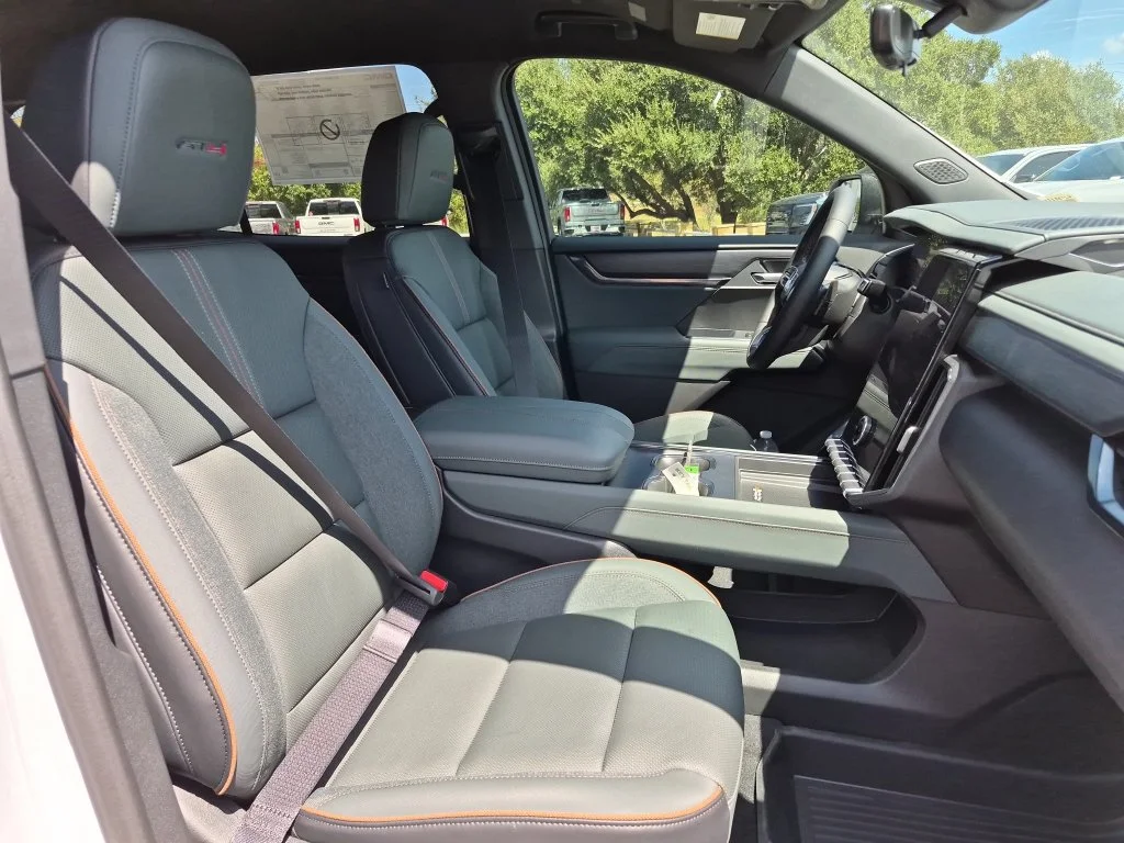 2027 GMC Acadia AT4 - Photo 35