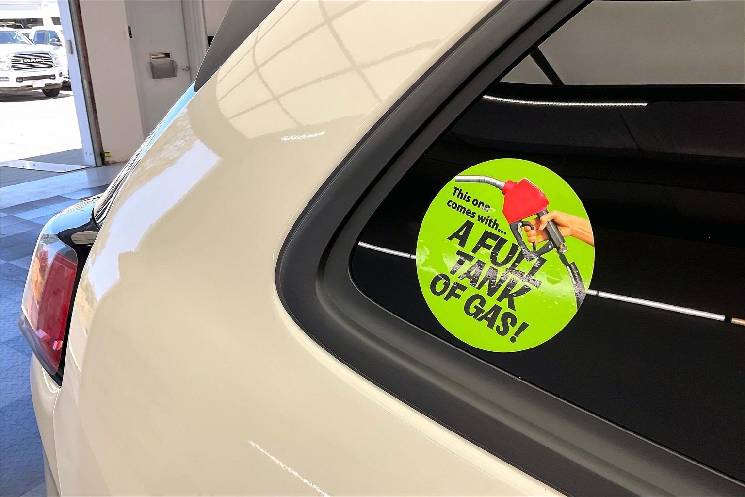 Used 2019 Pearl White Pearlcoat Jeep Trailhawk image 35