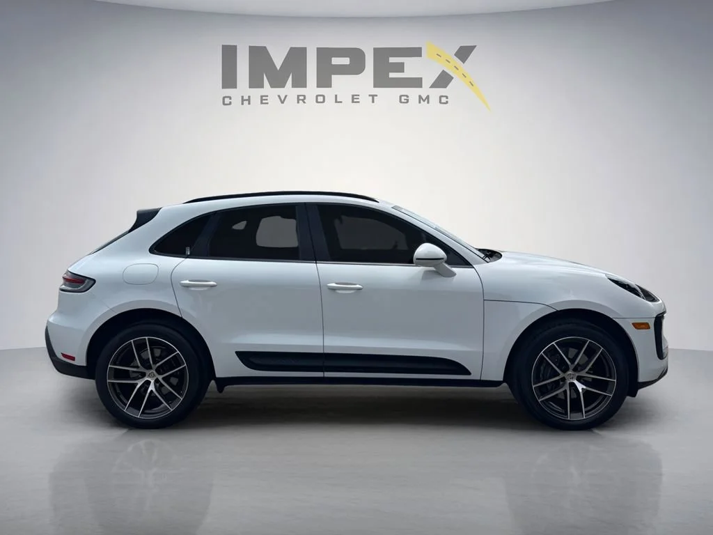 Used 2024  Porsche  image 6