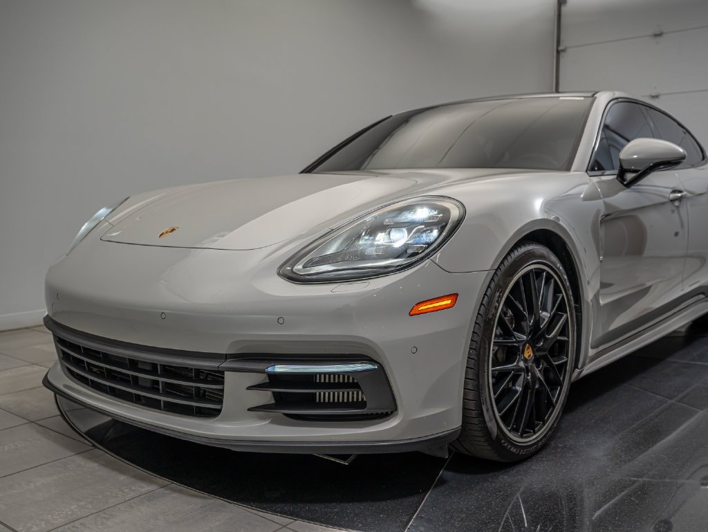 Used 2018 Chalk Porsche 4S image 17