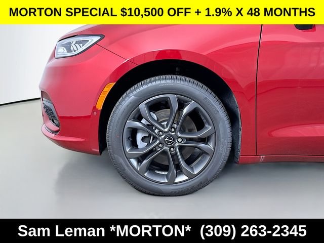 New 2026 Red Hot Pearl-Coat Exterior Paint Chrysler Select image 31