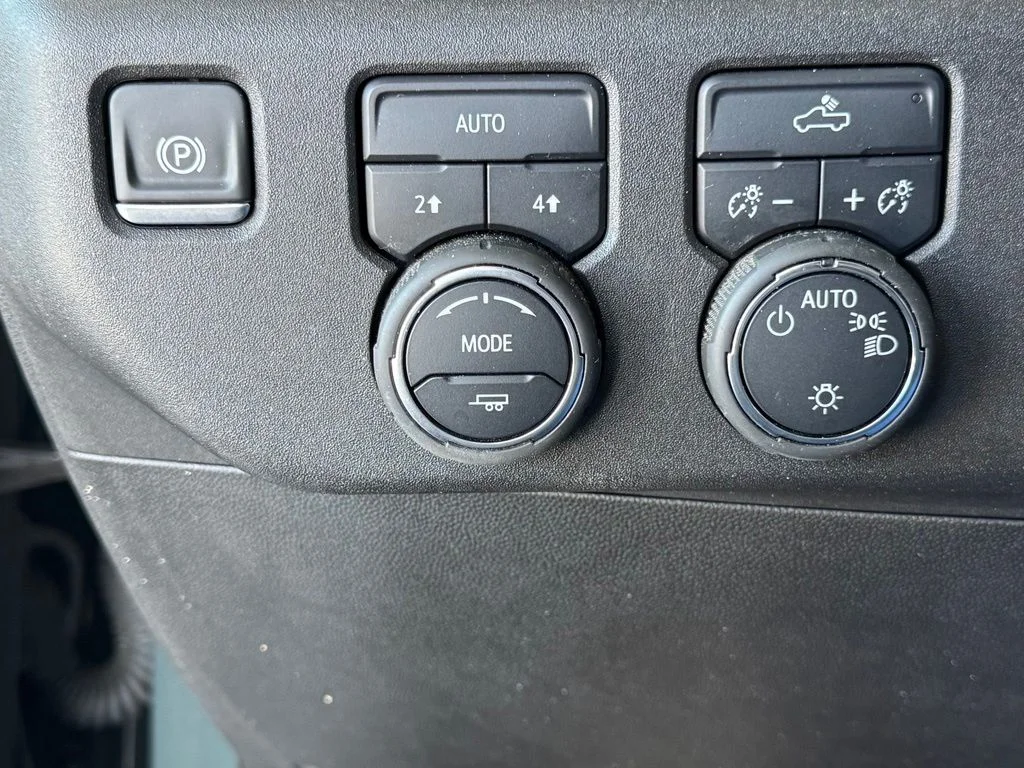 Used 2025 Gray Chevrolet LT image 36