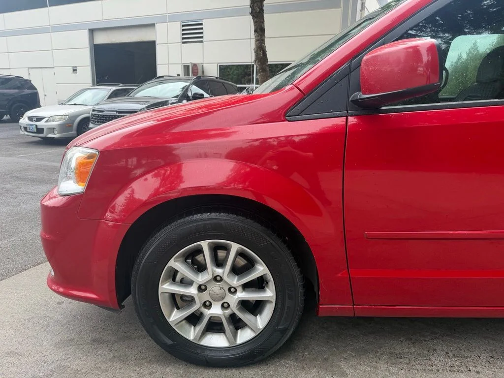 Used 2013 Redline 2 Coat Pearl Dodge R/T image 7