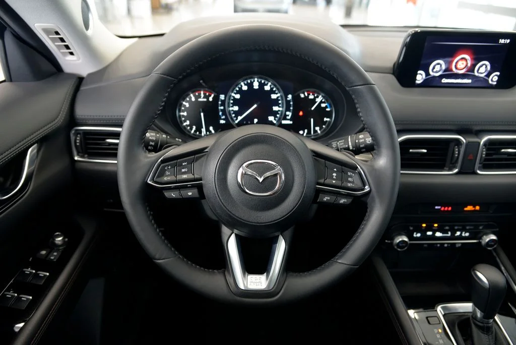 Used 2020 White Mazda Grand Touring image 18