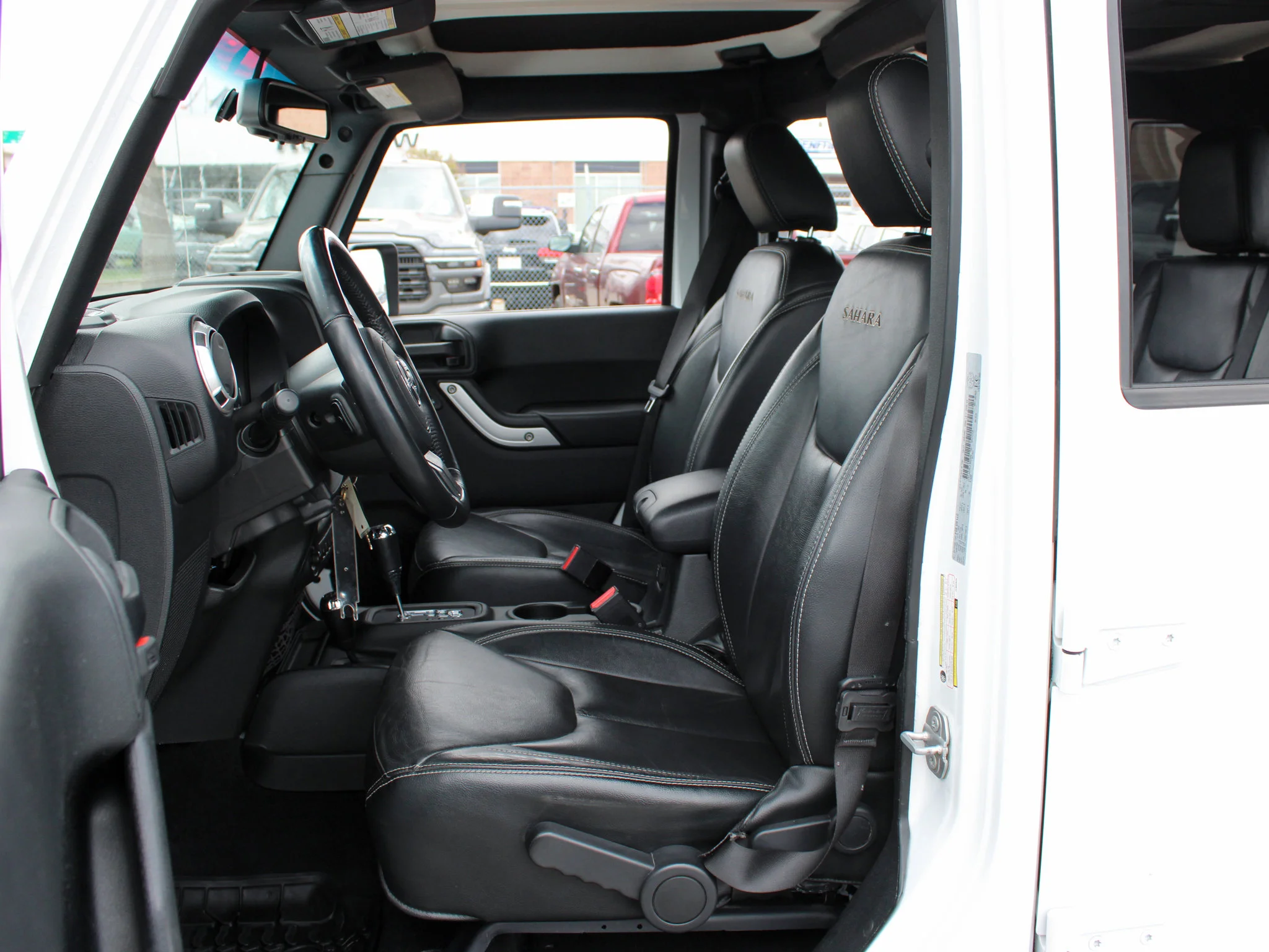 Used 2018 White Jeep Sahara * No Accidents | V6 | 3M PPF | Alpine | Heated Leather | Max Tow Package | NAV | Remote Start image 3