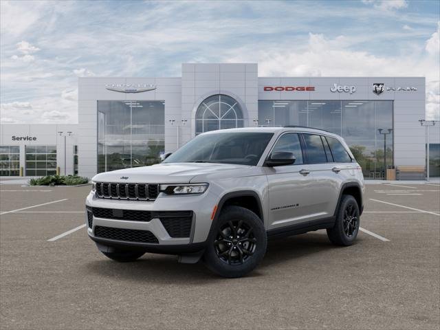 New 2026 Silver Zynith Jeep Altitude image 27