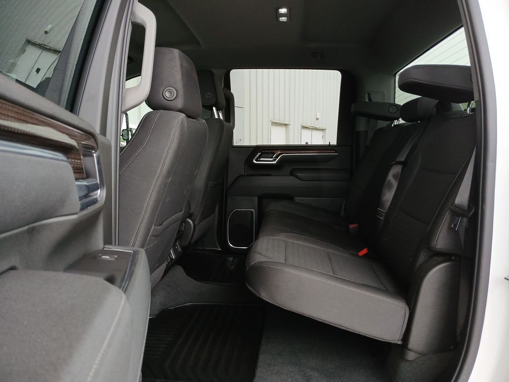 Used 2025 White Chevrolet LT image 26