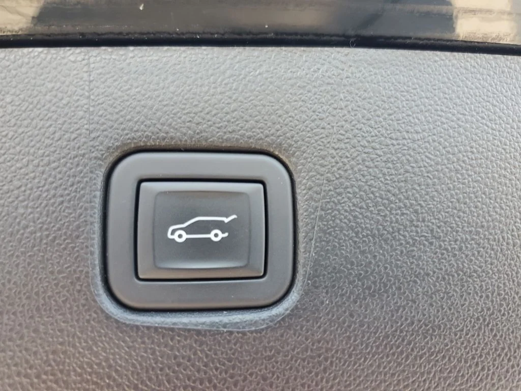 Used 2023 Black Chevrolet RS image 19