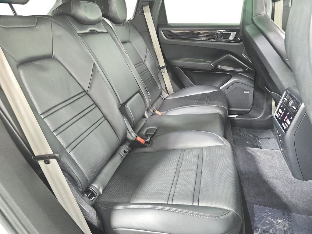 2022 Porsche Cayenne Platinum Edition - Photo 26