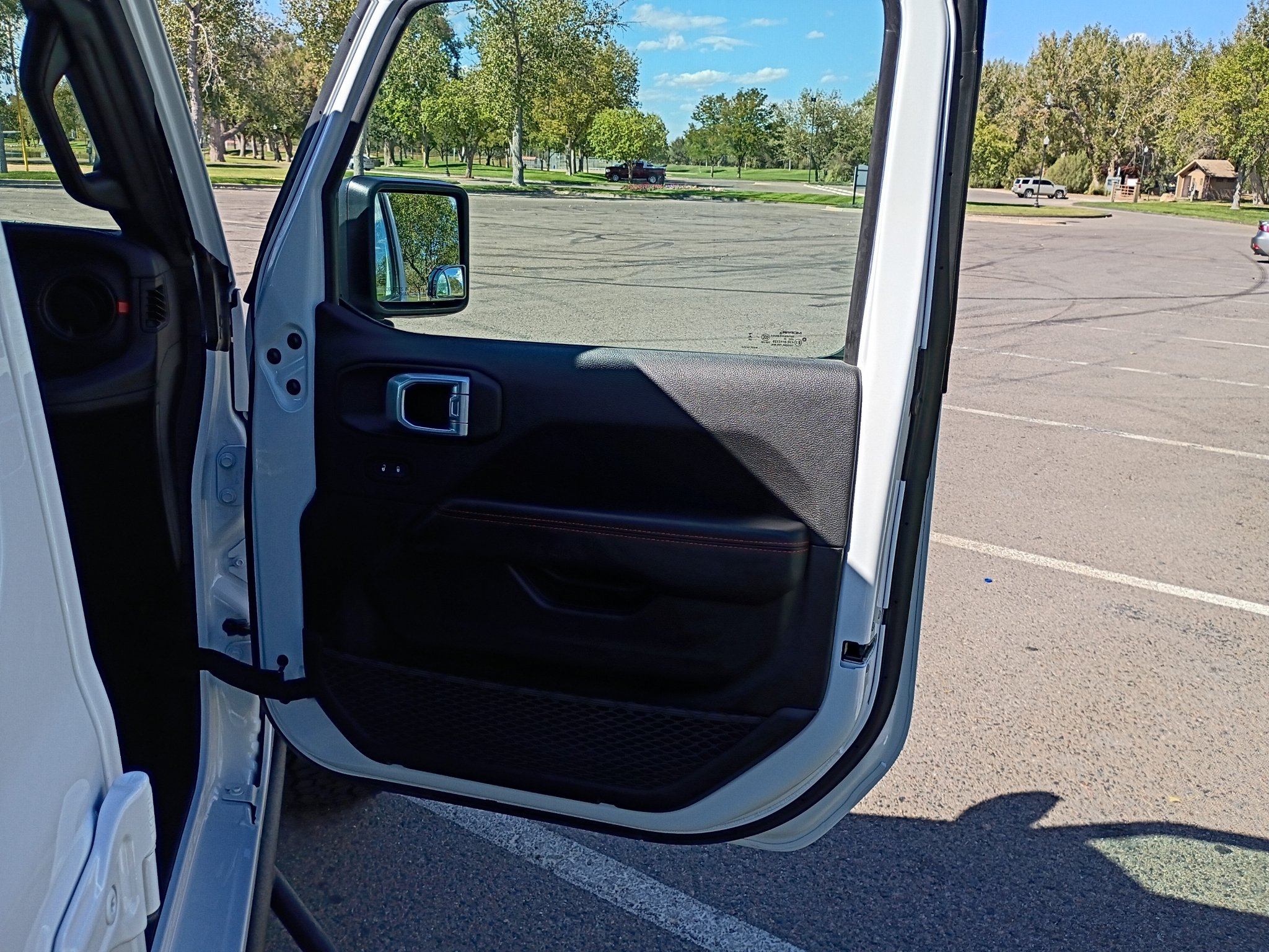 Used 2024 Bright White Clearcoat Jeep Rubicon X image 9