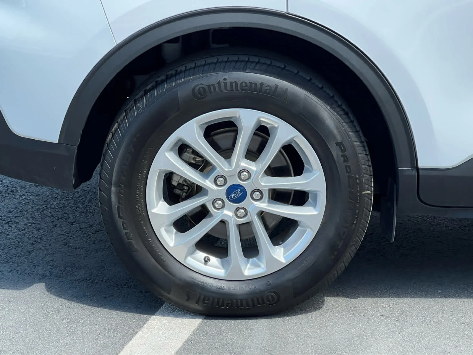Certified Used 2022 Oxford White Ford SE image 15