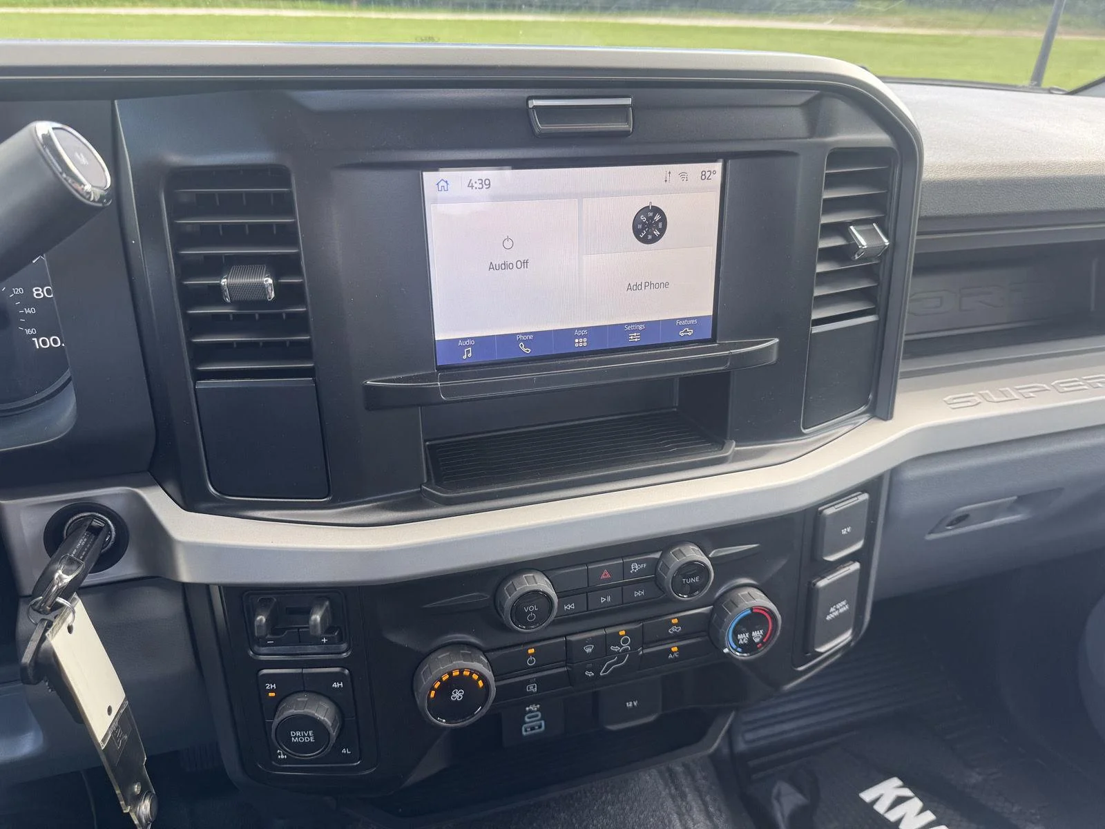 New 2026 Oxford White Ford XL image 14