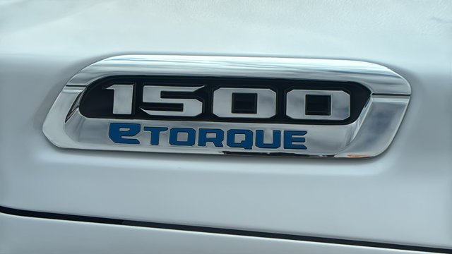 New 2026 Ivory White Tri-Coat Pearl-Coat Exterior Paint RAM Laramie image 9