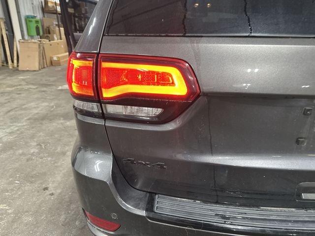 Certified Used 2018 Granite Crystal Clearcoat Metallic Jeep Altitude image 26