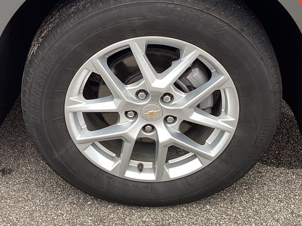Used 2024 Sterling Gray Metallic Chevrolet LT image 18