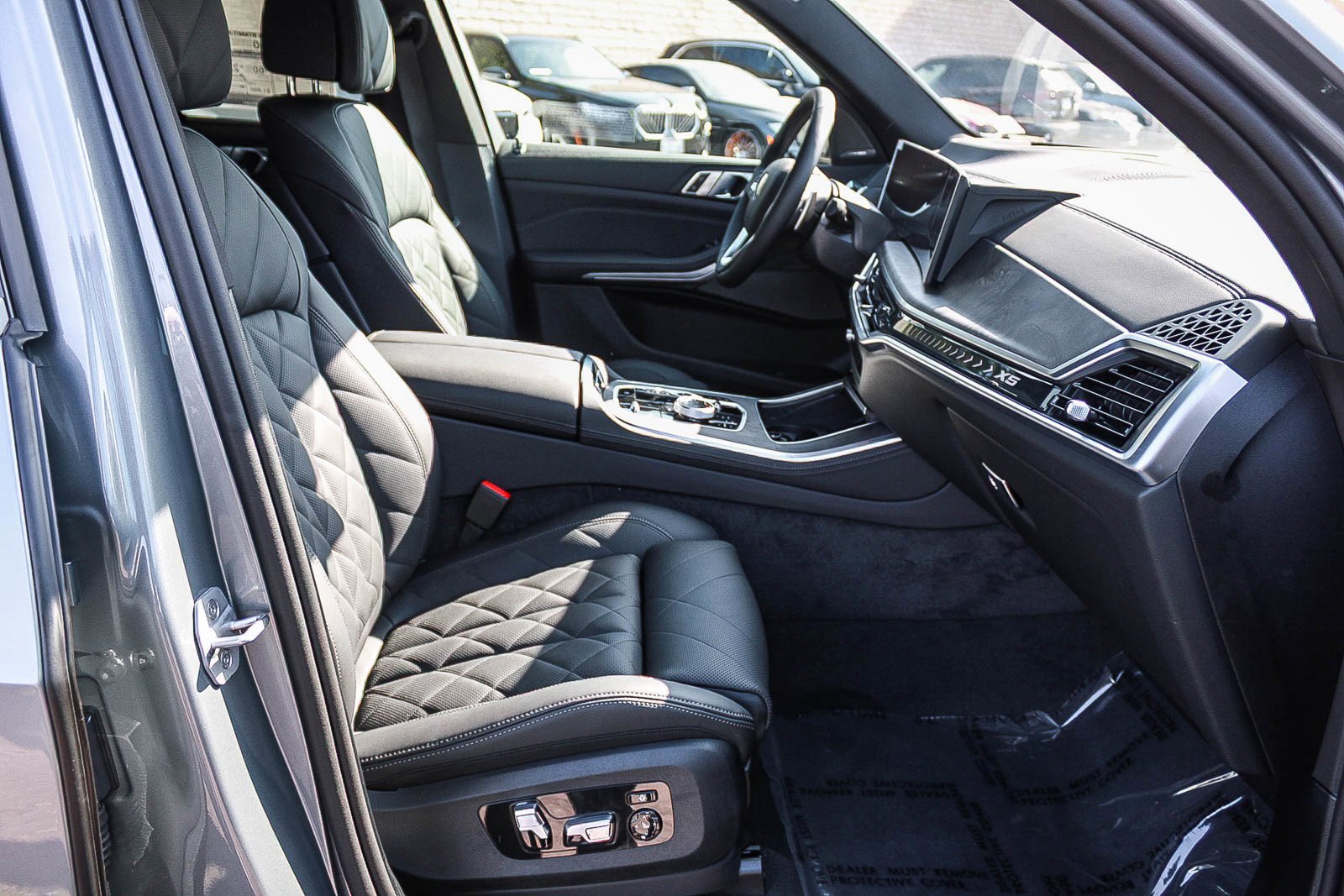 New 2026 Skyscraper Grey Metallic BMW xDrive50e image 16