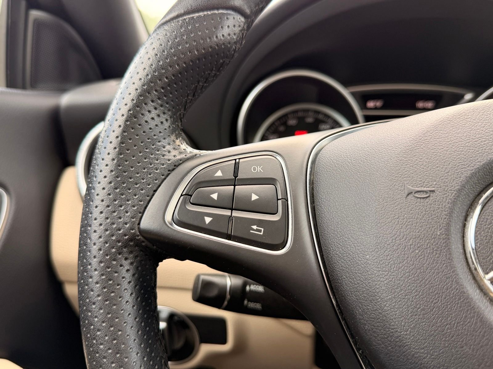 Used 2018 Polar White Mercedes-Benz CLA 250 image 21