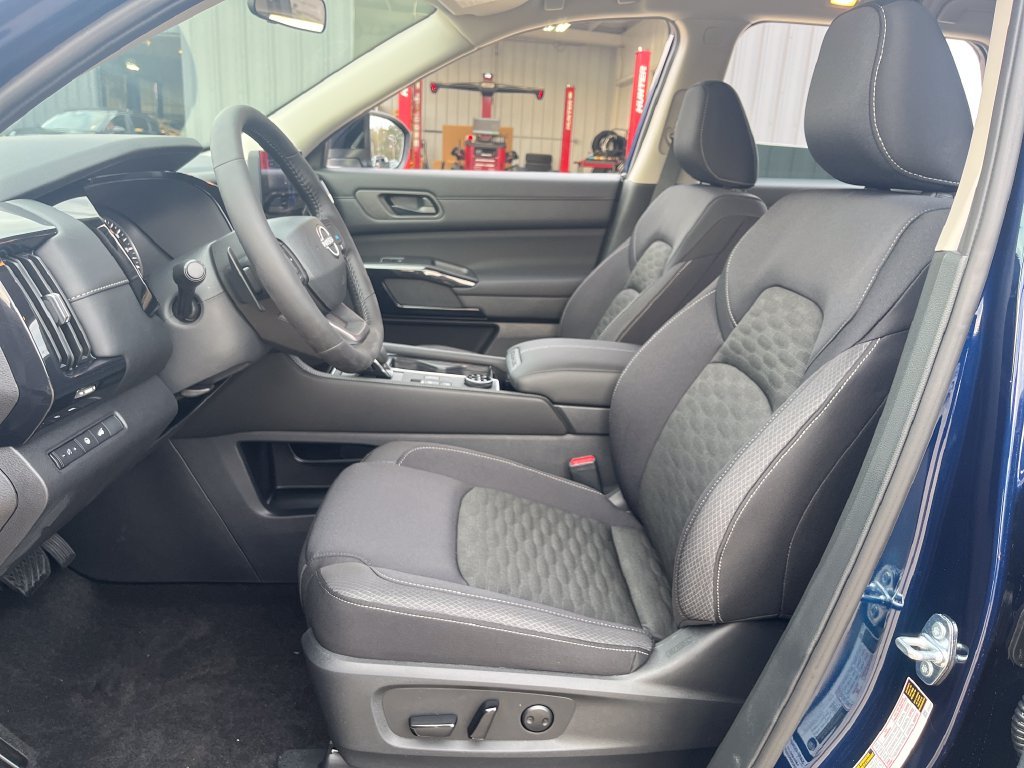 2026 Nissan Pathfinder SV - Photo 10