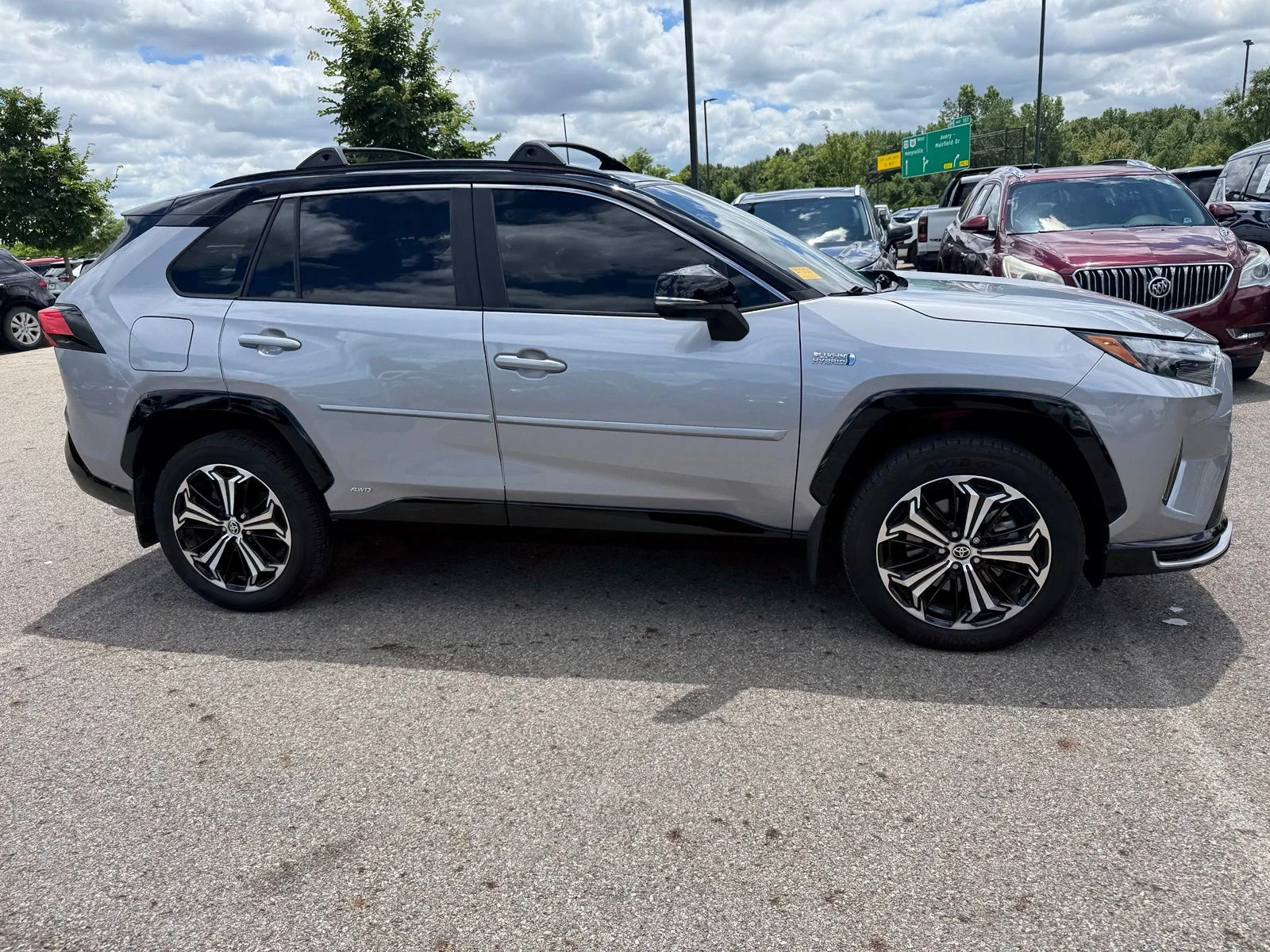 Used 2024 Silver Toyota  image 4