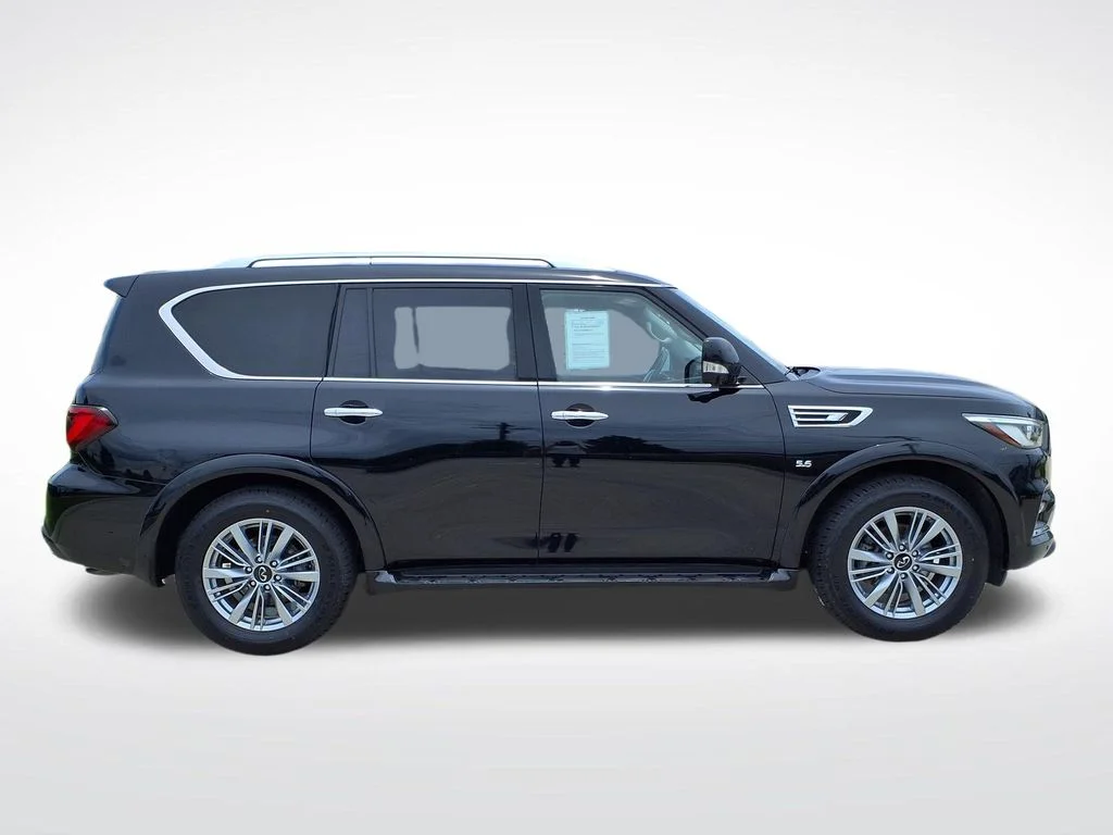 Used 2019 Black INFINITI LUXE image 10