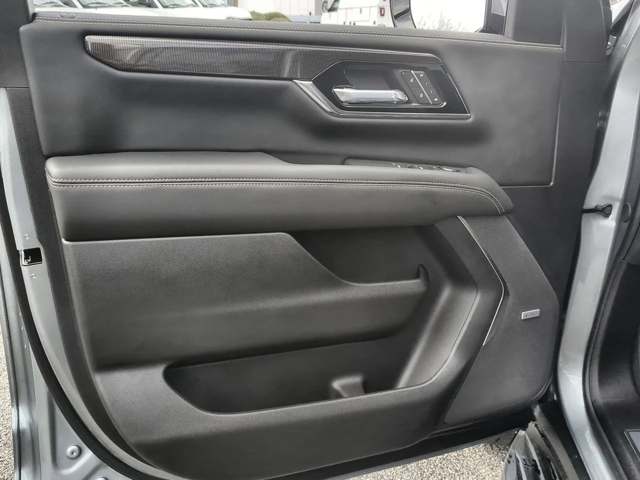 New 2026 Sterling Metallic GMC Elevation image 22