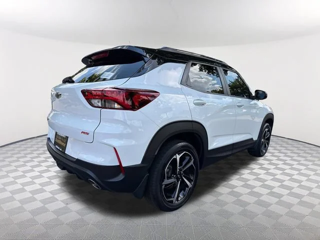 Used 2023 SUMMIT WHITE Chevrolet RS image 5