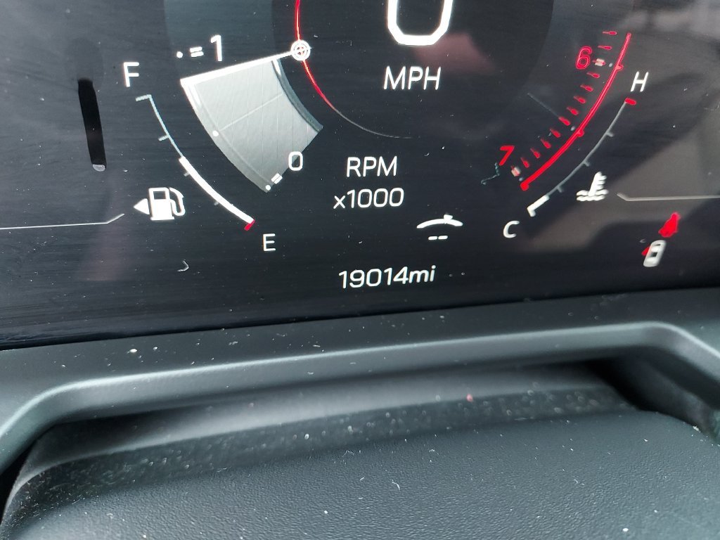 Used 2026 White GMC Elevation image 19